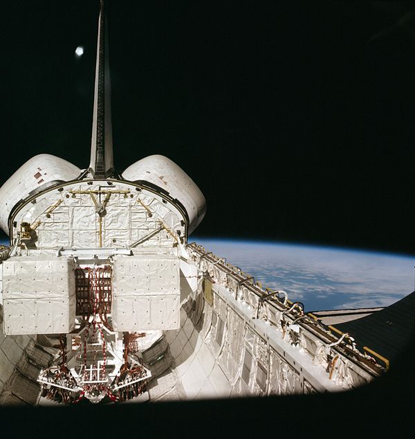 파일:external/upload.wikimedia.org/600px-STS-1_Columbia_Cargo_Bay.jpg