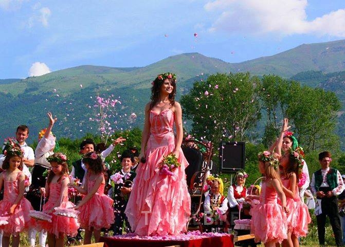파일:불가리아 장미축제.jpg