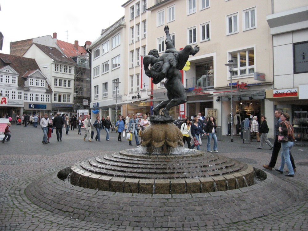 파일:external/upload.wikimedia.org/Ringerbrunnen_Braunschweig.jpg